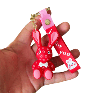 Ключодържател червен заек с имитация на фигури от Louis Vuitton