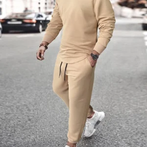 Casual комплект от блуза и спортен панталон