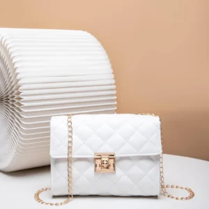 Малка дамска бяла елегантна чанта