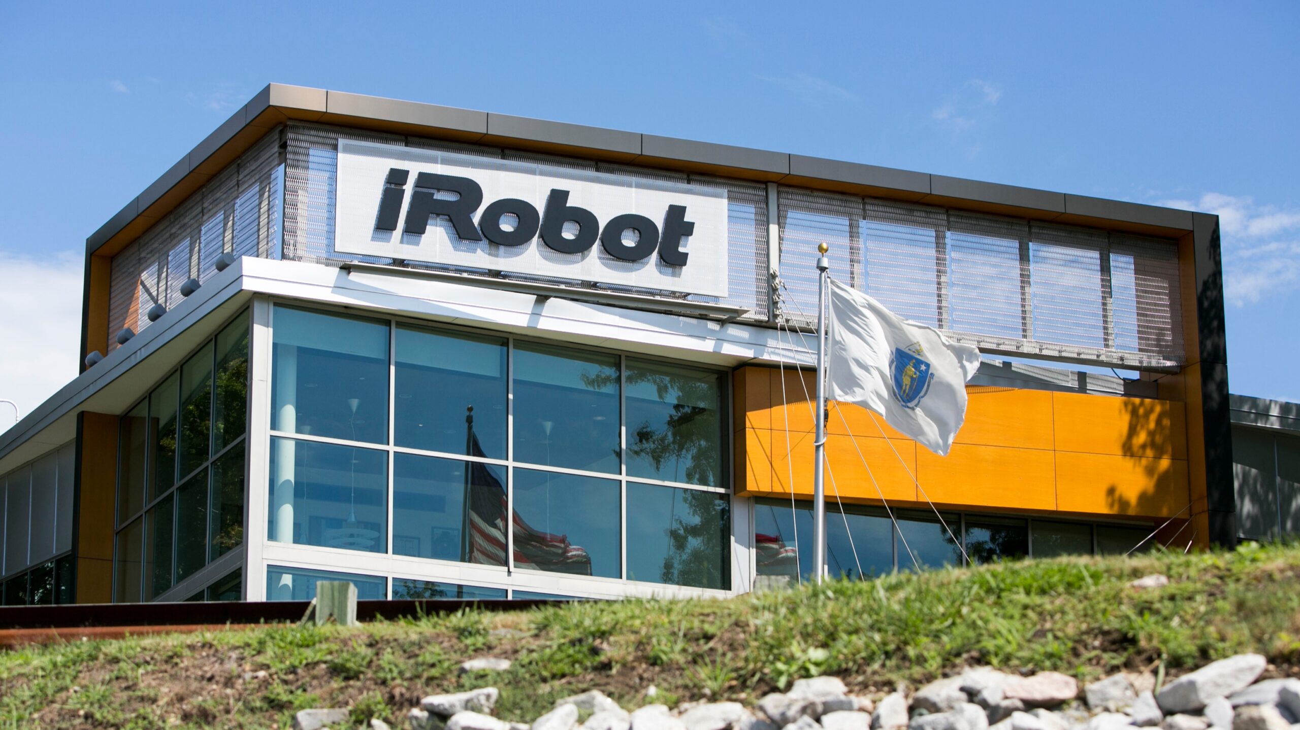 Превземането на iRobot от Amazon ще бъде блокирано от ЕС